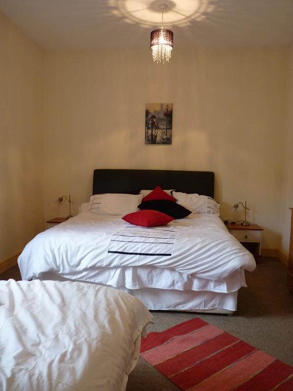 Old Police House Bed and Breakfast Haverfordwest Habitación foto